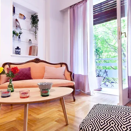 Apartment Elegant With Charming Character - Self Check-in