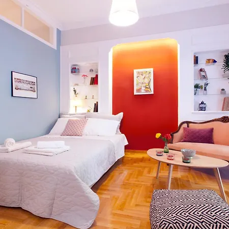 Apartment Elegant With Charming Character - Self Check-in *