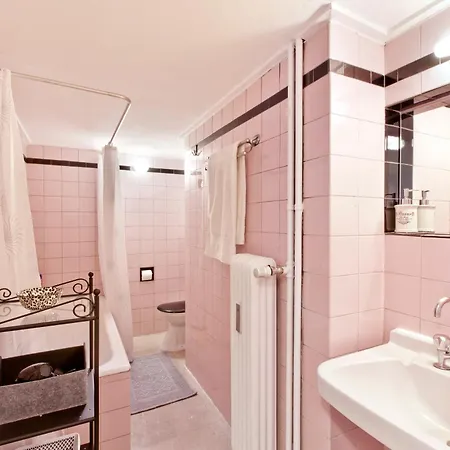 Apartment Elegant With Charming Character - Self Check-in *