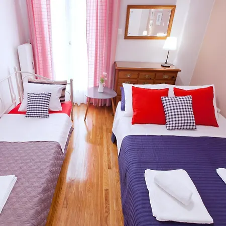 Elegant With Charming Character - Self Check-in Apartment *