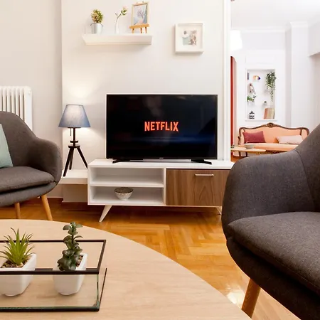Apartment Elegant With Charming Character - Self Check-in *